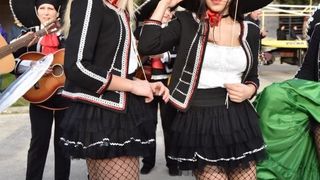 Karnevalska povorka krenula je s Branimirove obale prema Poluotoku. Photo: Dino Stanin/PIXSELL