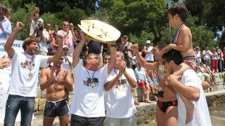 Opis 21.06.2014., Split – Ekolosko drustvo Picigin Bacvice kroz program Dani Bacvica 2014 obiljezava 90 godina igranja picigina te su organizirali jubilarno 10. Prvenstvo svijeta u piciginu. Pobjedu je u finalu osvojila momcad Zbirac. Photo: Ivana Ivano Opis 21.06.2014., Split – Ekolosko drustvo Picigin Bacvice kroz program Dani Bacvica 2014 obiljezava 90 godina igranja picigina te su organizirali jubilarno 10. Prvenstvo svijeta u piciginu. Pobjedu je u finalu osvojila momcad Zbirac. Photo: Ivana Ivano