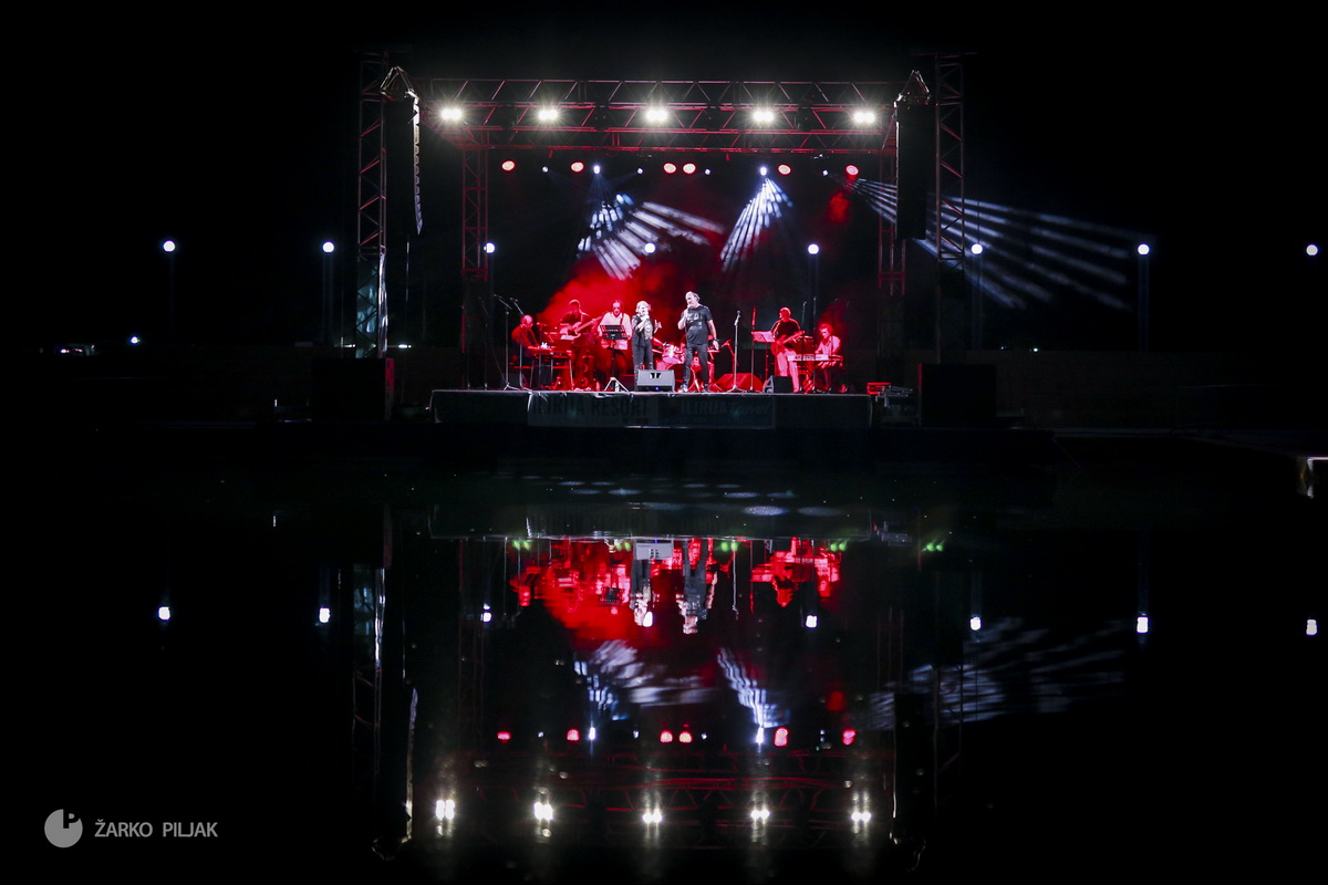 Zorica Kondža i klapa Cambi @ bazen Ilirije u Biogradu