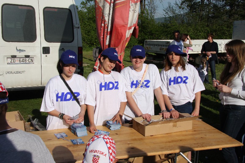 HDZ-ov predizborni skup u Gračacu (Foto: P. Sikirić)