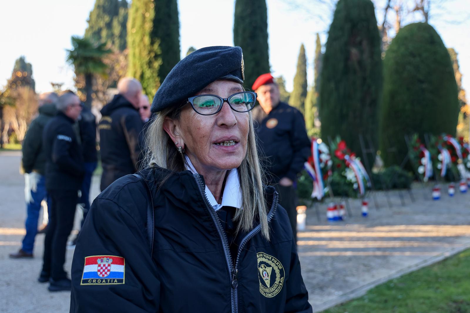 Na Gradskom groblju položeni vijenci povodom obilježavanja 33. obljetnice 72. bojne Vojne policije Na Gradskom groblju položeni vijenci povodom obilježavanja 33. obljetnice 72. bojne Vojne policije