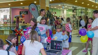 Tomislav Bralić i klapa Intrade na rođendanskoj proslavi Bure centra Tomislav Bralić i klapa Intrade na rođendanskoj proslavi Bure centra