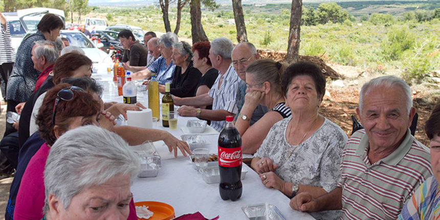 Povodom Dana državnosti Matice umirovljenika Bibinje i Sukošan organizirale su na brdu Križ druženje, uz zabavan program, izlaganje predsjednika matica te izlaganje Vinka Šimunića (Bubnja) o značenju brda Križ u Domovinskom ratu Povodom Dana državnosti Matice umirovljenika Bibinje i Sukošan organizirale su na brdu Križ druženje, uz zabavan program, izlaganje predsjednika matica te izlaganje Vinka Šimunića (Bubnja) o značenju brda Križ u Domovinskom ratu