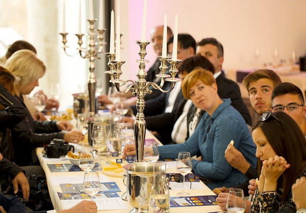 1. Pag Grand Testing: Dionizijsko slavlje sira i vina po paški