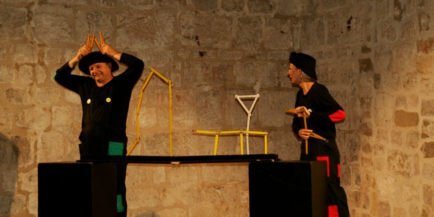 “Koliko je duga jedna priča” razveselila mališane u Pagu “Koliko je duga jedna priča” razveselila mališane u Pagu