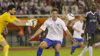 Split, 300910.
Stadion Poljud.
Nogometna utakmica drugog kola Europske lige,
Hajduk – Anderlecht.
Na slici: Hrvoje Vejic.
Foto: Duje Klaric / CROPIX Split, 300910.
Stadion Poljud.
Nogometna utakmica drugog kola Europske lige,
Hajduk – Anderlecht.
Na slici: Hrvoje Vejic.
Foto: Duje Klaric / CROPIX