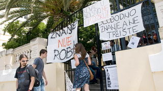 Studentski prosvjed: Zagrlimo rektorat