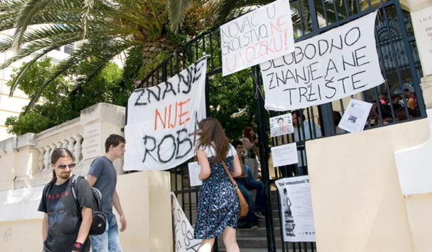 Studentski prosvjed: Zagrlimo rektorat