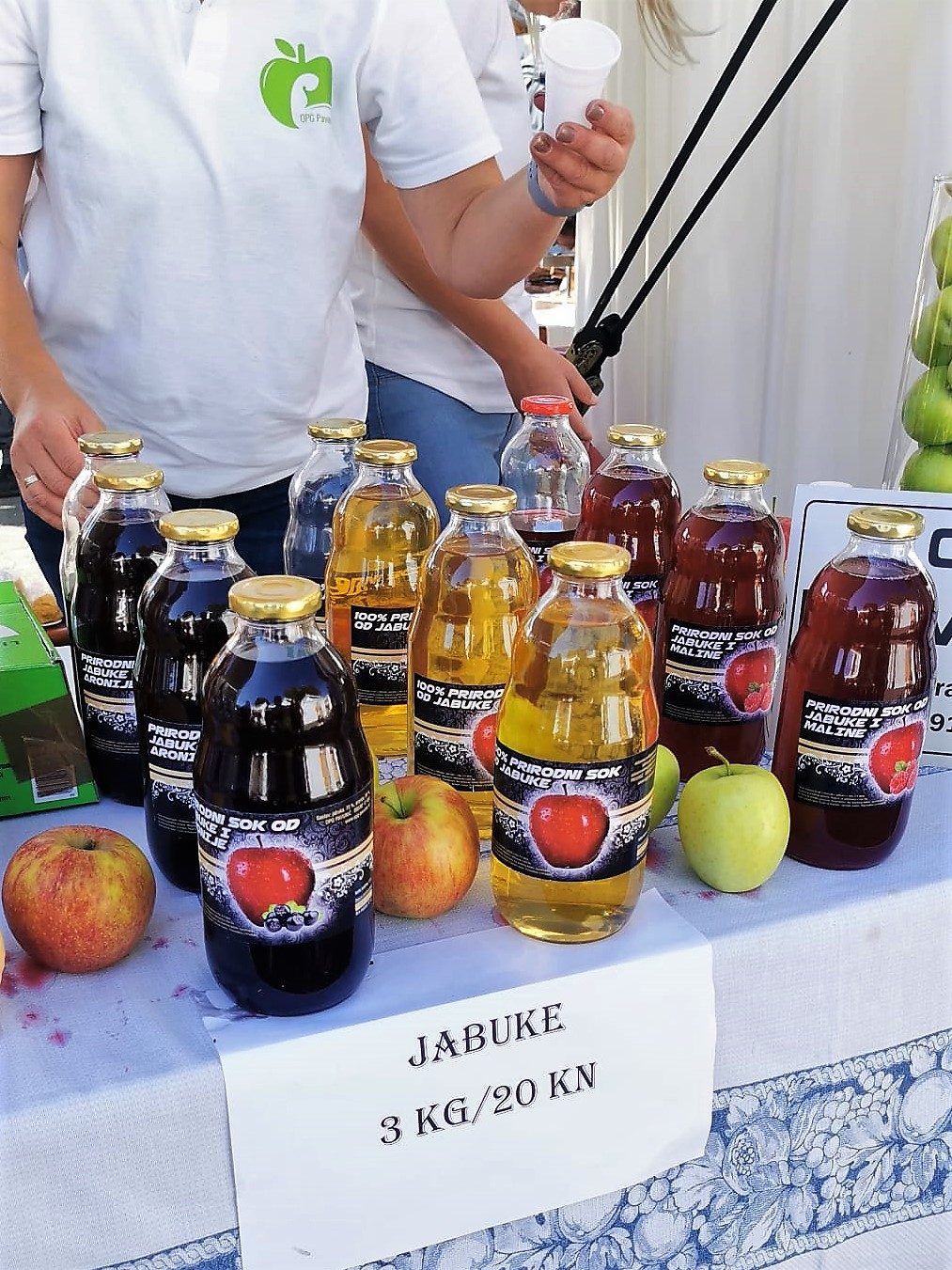 Posjetili smo manifestaciju Jesen u Lici Posjetili smo manifestaciju Jesen u Lici