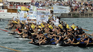 Metkovic, 140810.
Trinaesti maraton ladja vozi se od Metkovica do Ploca u duzini od 22,5 kilometara. U maratonu je nastupilo oko 600 veslaca u 35 ladjarskih posada.
Foto: Denis Jerkovic / Cropix