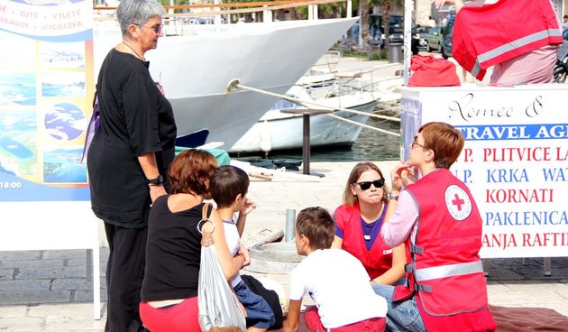 Nacionalna društva Crvenog križa diljem svijeta, potaknuta inicijativom Međunarodne federacije društava Crvenog križa i Crvenog polumjeseca (IFRC), obilježila su i ove godine Svjetski dan prve pomoći. Ovo je bila još jedna prilika da se ukaže na važnost p