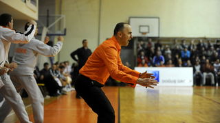 Sibenik ,170213.
Dvorana Baldekin 
Derbi utakmica izmedju GKK Sibenik i Sonik Puntamika Zadar za prvaka A2 Hrvatske kosarkaske lige Jug.
Na fotografiji: Jeronimo Sarin trener Sibenika.
Foto: Niksa Stipanicev / CROPIX