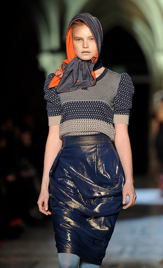 Vivienne Westwood Red Label, Jesen 2010.  (www.coutorture.com)