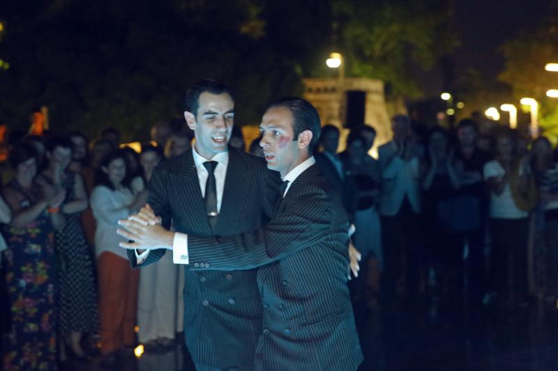 20.06.2013., Zadar – Pod gotovo punim mjesecom na instalaciji Pozdrav Suncu otvoren je 4. festival tanga.Photo: Filip Brala/PIXSELL 20.06.2013., Zadar – Pod gotovo punim mjesecom na instalaciji Pozdrav Suncu otvoren je 4. festival tanga.Photo: Filip Brala/PIXSELL