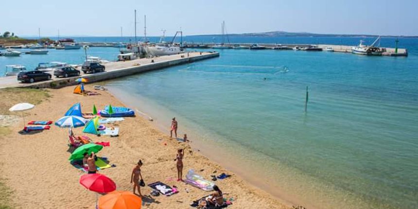 Privlaka, plaža, kupanje, sunčanje