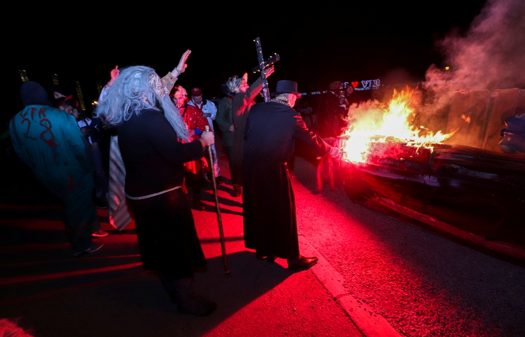 Sinoć su paljenjem Karnevala okončane tradicijske virske maškare