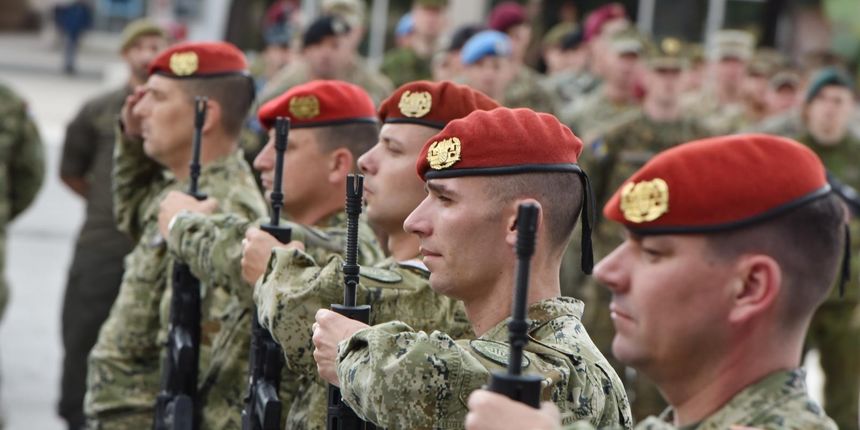 Natjecanje za najspremnijeg pripadnika oruzanih snaga Prvi za Hrvatsku 2017. odrzava se na vojnom vjezbalistu Crvena zemlja i u gradu Kninu.