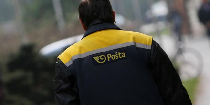 aposleniku Hrvatske poste zavrsio radni dan. Photo: Marijan Susenj/PIXSELL