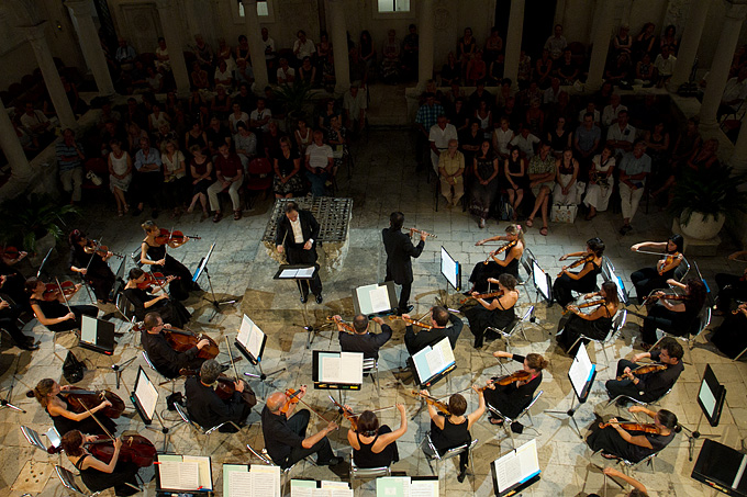 Orchestra Mitteleuropea u klaustru crkve Sv. Frane, Foto: Leo Banić