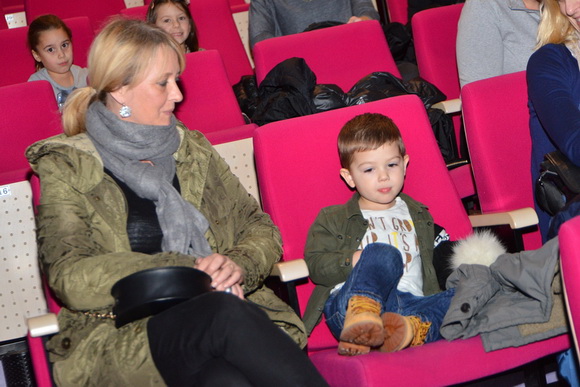 U Kazalištu lutaka Zadar odigrana je predstava “Čarobnjak iz Oza” u režiji Dražena Ferenčine. Foto: Iva Perinčić U Kazalištu lutaka Zadar odigrana je predstava “Čarobnjak iz Oza” u režiji Dražena Ferenčine. Foto: Iva Perinčić