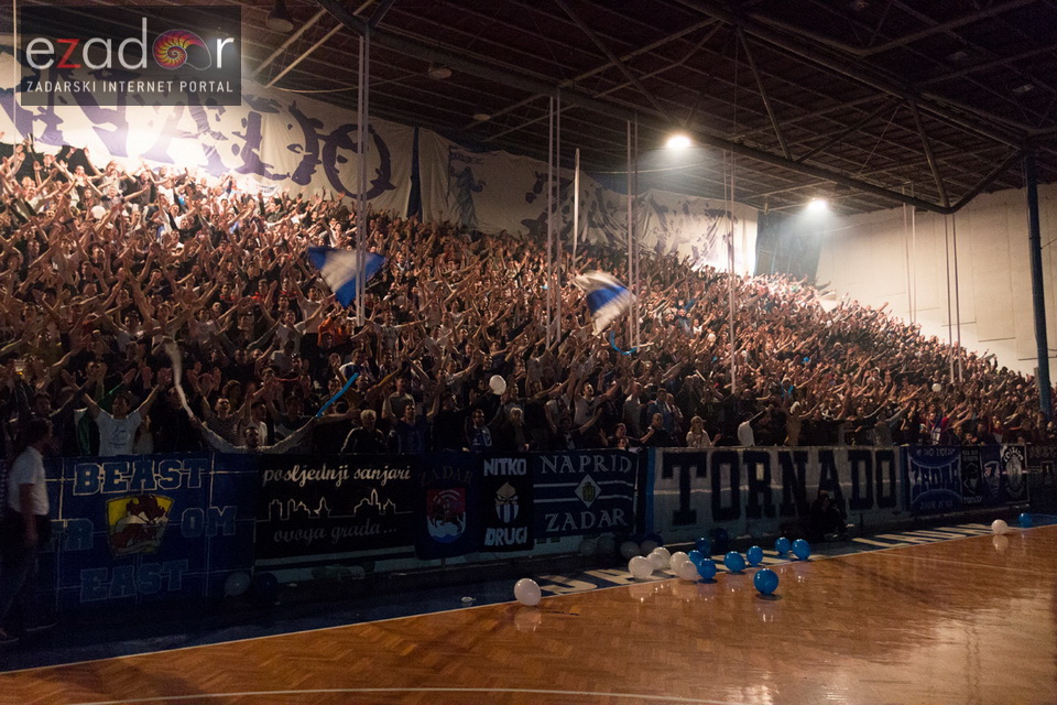 Humanitarno gledanje utakmice Zadar-Cibona u Jazinama Humanitarno gledanje utakmice Zadar-Cibona u Jazinama