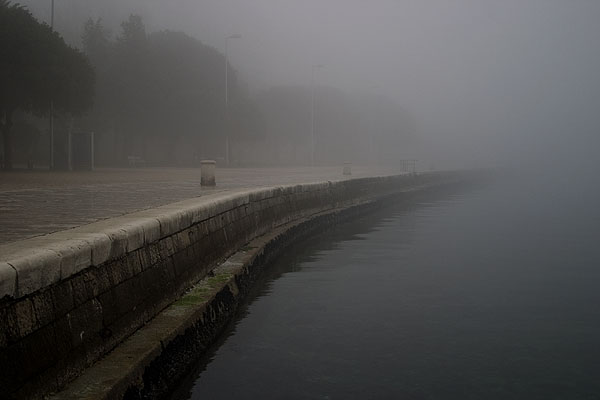 Zadar, magla svuda oko nas