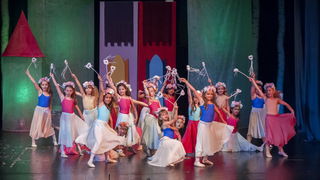 HNK Zadar: Bajka.hr Plesne udruge Gesta, Foto: Željko Karavida HNK Zadar: Bajka.hr Plesne udruge Gesta, Foto: Željko Karavida