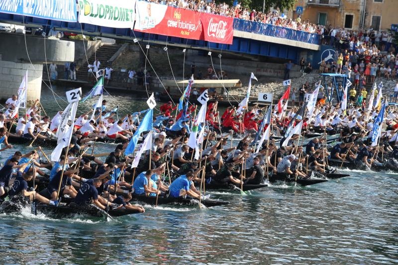 Gusari iz Komina pobjednici Maratona lađa od Metkovića do Ploča