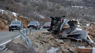 Orkanska bura na istom mjestu na cesti Gračac – Zaton Obrovački prevrnula dva kamiona