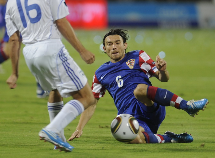 Tel Aviv, 091010.Ramat-Gan Stadion.Kvalifikacijska nogometna utakmica grupe F izmedju Izraela i Hrvatske za Euro 2012 u Poljskoj i Ukrajini.Na slici: detalj iz igre – Pranjic.Foto: Drago Sopta / CROPIX