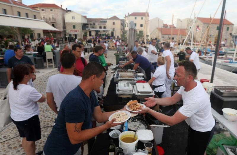 Betina: Održana 49. fešta od školjaka – Dan brganje. Photo: Duško Jaramaz/PIXSELL