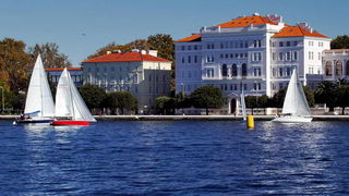 Zadarska Koka 2016. gledana s mora. Sveučilište u Zadru. Foto: Leonard Kvarantan Zadarska Koka 2016. gledana s mora. Sveučilište u Zadru. Foto: Leonard Kvarantan