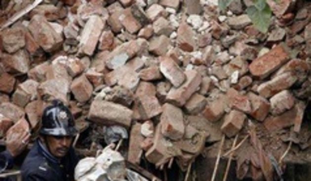 urušavanje zgrade (Foto: Reuters)