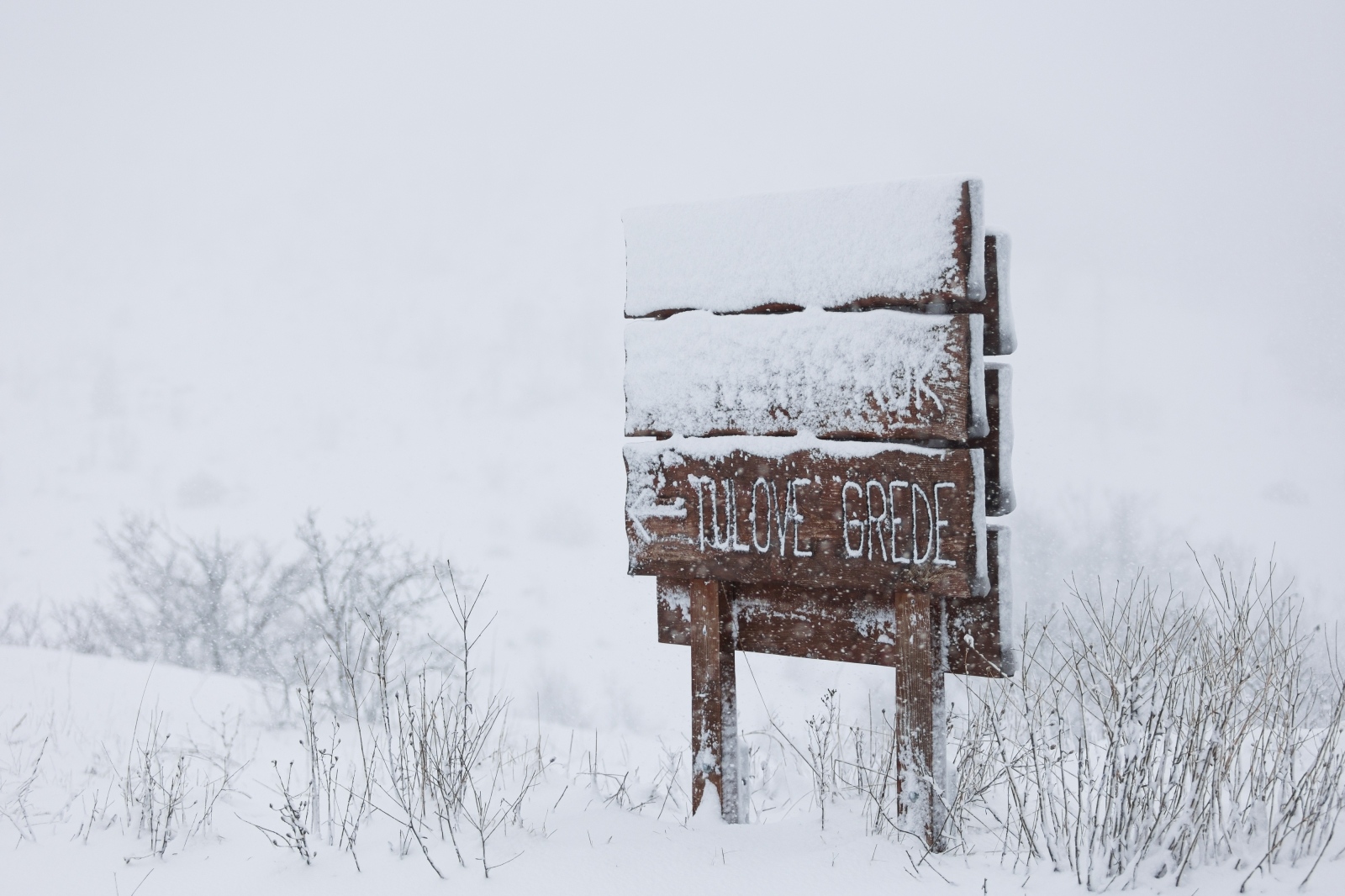 Đir snijegom prekrivenim Gračacom, 25. siječnja 2021. Đir snijegom prekrivenim Gračacom, 25. siječnja 2021.