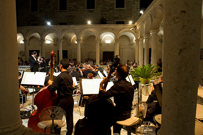 Orchestra Mitteleuropea u klaustru crkve Sv. Frane, Foto: Leo Banić