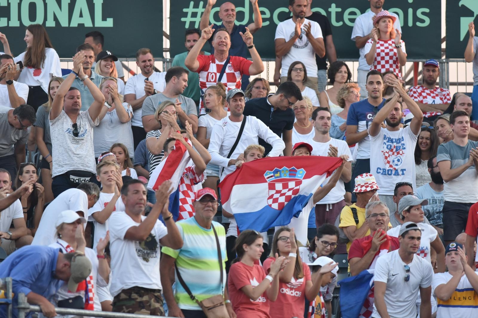 Slavlje hrvatskih tenisača nakon pobjede nad SAD-om Slavlje hrvatskih tenisača nakon pobjede nad SAD-om