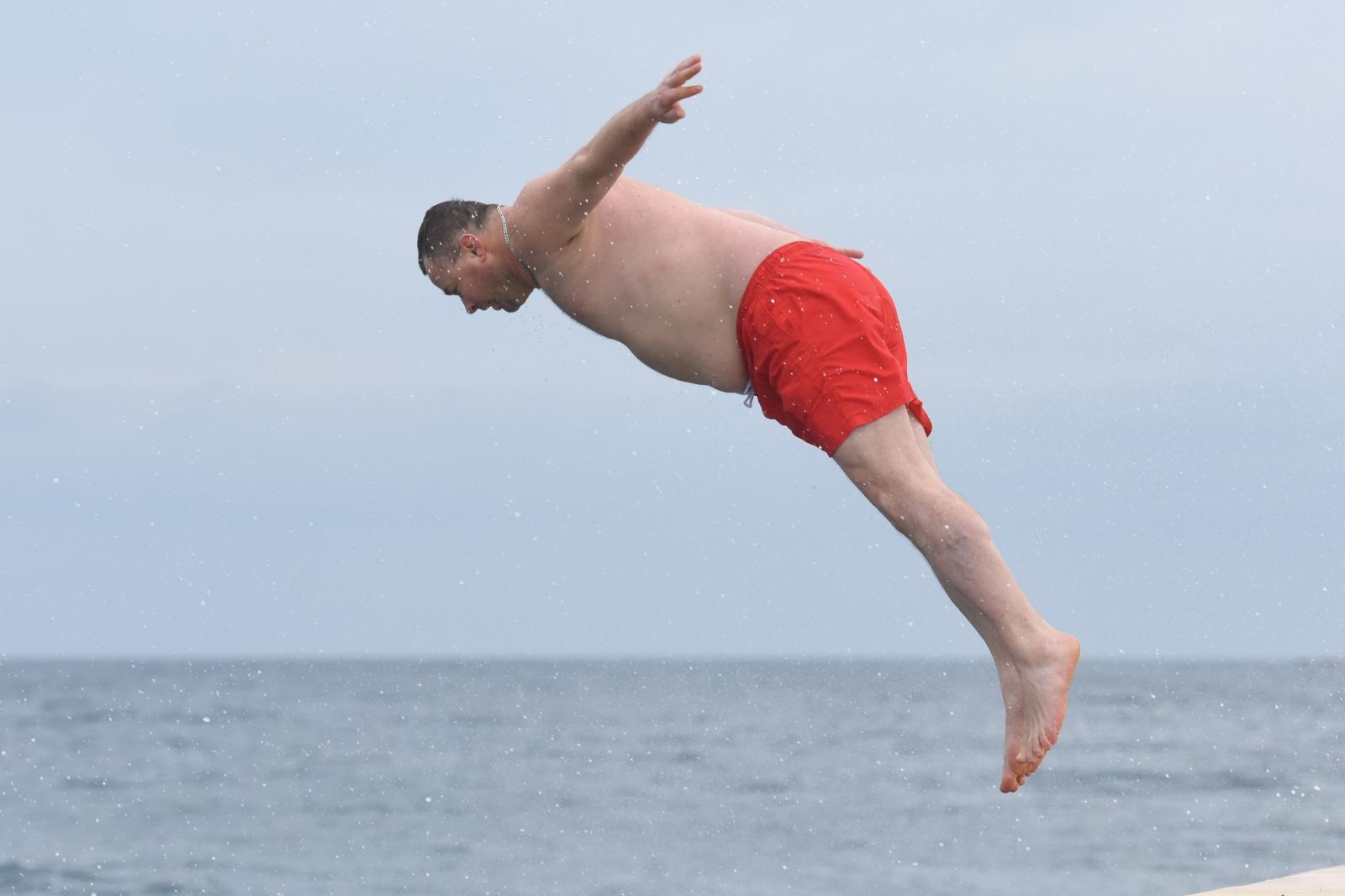 Novogodišnje kupanje na Morskim orguljama Novogodišnje kupanje na Morskim orguljama