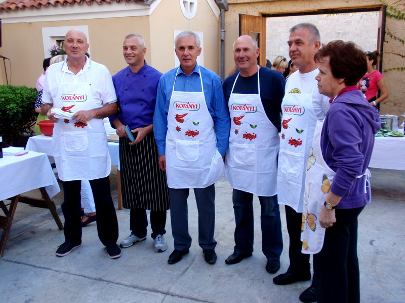 Kulinarsko natjecanje pod nazivom Kuvamo sipu za ekipu u Domu Sv. Frane Kulinarsko natjecanje pod nazivom Kuvamo sipu za ekipu u Domu Sv. Frane