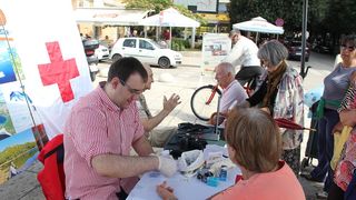 Nacionalna društva Crvenog križa diljem svijeta, potaknuta inicijativom Međunarodne federacije društava Crvenog križa i Crvenog polumjeseca (IFRC), obilježila su i ove godine Svjetski dan prve pomoći. Ovo je bila još jedna prilika da se ukaže na važnost p Nacionalna društva Crvenog križa diljem svijeta, potaknuta inicijativom Međunarodne federacije društava Crvenog križa i Crvenog polumjeseca (IFRC), obilježila su i ove godine Svjetski dan prve pomoći. Ovo je bila još jedna prilika da se ukaže na važnost p