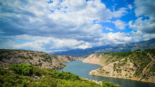 Mario Možnik i njegovi kolege sportaši otvorili su sezonu Bungee Jumpinga sa starog Masleničkom mosta