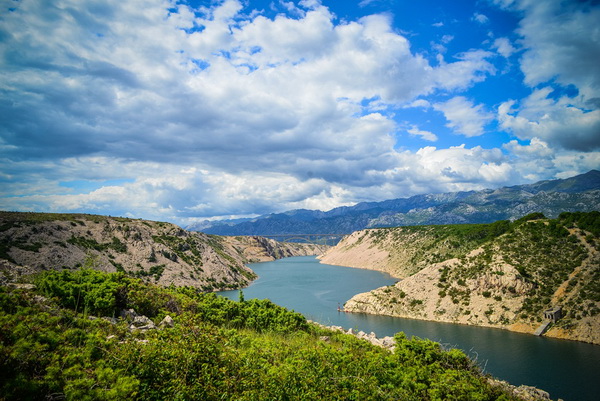 Mario Možnik i njegovi kolege sportaši otvorili su sezonu Bungee Jumpinga sa starog Masleničkom mosta