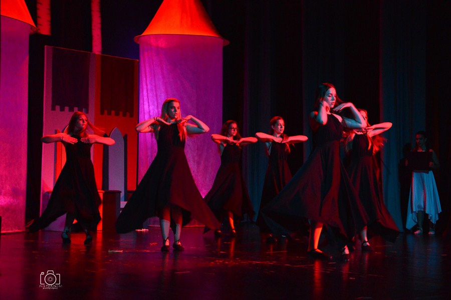 Plesna udruga Gesta: Bajka.hr