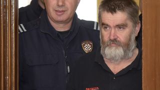 Počelo suđenje Josipu Rođaku koji je bacio četvero djece s balkona Počelo suđenje Josipu Rođaku koji je bacio četvero djece s balkona