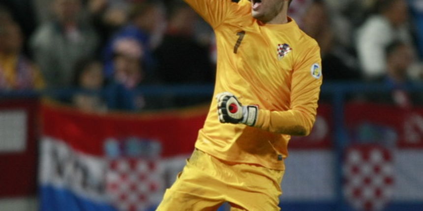 Osijek, 161012.
Stadion Gradski vrt.
Utakmica 4.kola A skupine,kvalifikacijska utakmica za odlazak na Svjetsko prvenstvo u Brazilu. Utakmica Hrvatska – Wales.
Na fotografiji: Stipe Pletikosa
Foto: Ronald Gorsic / CROPIX Osijek, 161012.
Stadion Gradski vrt.
Utakmica 4.kola A skupine,kvalifikacijska utakmica za odlazak na Svjetsko prvenstvo u Brazilu. Utakmica Hrvatska – Wales.
Na fotografiji: Stipe Pletikosa
Foto: Ronald Gorsic / CROPIX