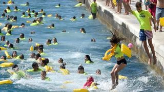 Jubilarni 10. dm Millennium Jump na zadarskoj rivi, Photo: Dino Stanin/PIXSELL Jubilarni 10. dm Millennium Jump na zadarskoj rivi, Photo: Dino Stanin/PIXSELL