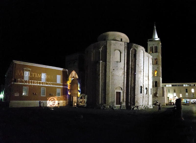 Zalazak sunca i Craft Beer Festival na zadarskoj rivi. Foto: Mladen Malik Zalazak sunca i Craft Beer Festival na zadarskoj rivi. Foto: Mladen Malik