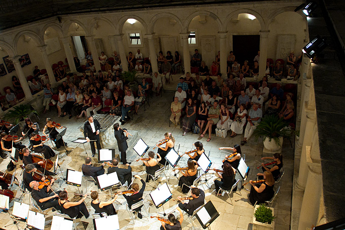 Orchestra Mitteleuropea u klaustru crkve Sv. Frane, Foto: Leo Banić