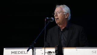 Split, 130610.
U Spaladium Areni odrzan je koncert na kojem je prikupljan novac koji ce biti iskoristen za pravnu pomoc hrvatskim generalima koji odgovaraju u Haagu i pred hrvatskim pravosudjem. Nastupali su Thompson, Oliver Dragojevic, KUD Cambi, Dalmati Split, 130610.
U Spaladium Areni odrzan je koncert na kojem je prikupljan novac koji ce biti iskoristen za pravnu pomoc hrvatskim generalima koji odgovaraju u Haagu i pred hrvatskim pravosudjem. Nastupali su Thompson, Oliver Dragojevic, KUD Cambi, Dalmati