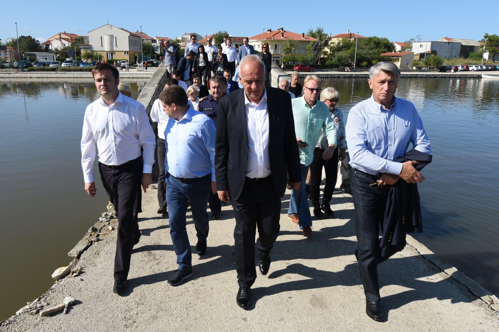 Ministri Butković i Ćorić obišli poplavljena područja u Zadarskoj županiji