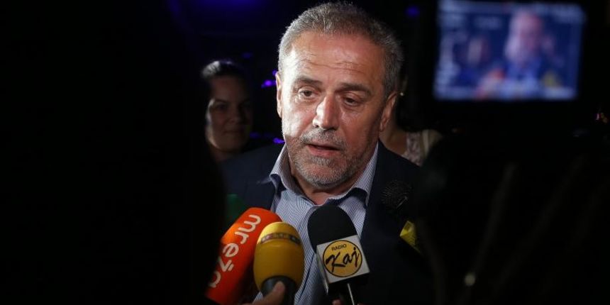 Zagrebacki gradonacelnik Milan Bandic svecano je otvorio zagrebacke fontane. U glazbenom dijelu programa nastupili su Prljavo kazaliste, Ivana Kindl, te orkestar i solisti Kazalista Komedija pod ravnanjem Kresimira Batinica: Renata Sabljak, Sandra Bagaric Zagrebacki gradonacelnik Milan Bandic svecano je otvorio zagrebacke fontane. U glazbenom dijelu programa nastupili su Prljavo kazaliste, Ivana Kindl, te orkestar i solisti Kazalista Komedija pod ravnanjem Kresimira Batinica: Renata Sabljak, Sandra Bagaric